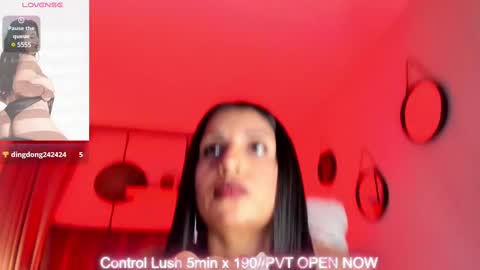 Snapshot of sheyla_hills_ chatting on 03/02/25, 06:59 Sheyla online show from 03/02/25, 06:59
