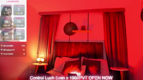 Snapshot of sheyla_hills_ chatting on 03/02/25, 10:03 Sheyla online show from 03/02/25, 10:03