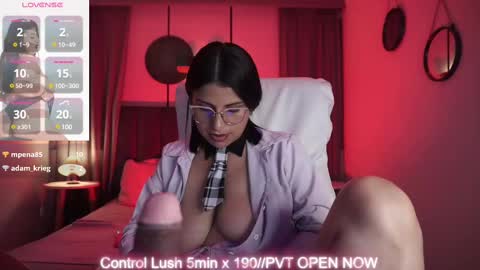 Snapshot of sheyla_hills_ chatting on 03/03/25, 07:43 Sheyla online show from 03/03/25, 07:43