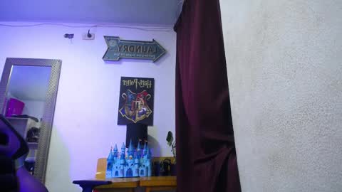 shining_star69 online show from 10/15/25, 06:57