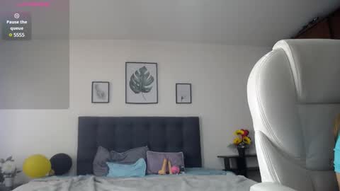 Snapshot of shirly_vannicelli chatting on 01/08/25, 07:03 shirly online show from 01/08/25, 07:03