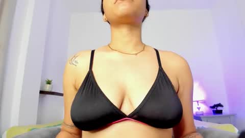 shizuka 11  online show from 10/17/25, 11:13