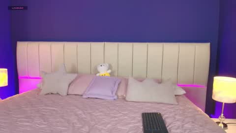 Snapshot of shizuko___ chatting on 10/14/25, 08:31 Valentina online show from 10/14/25, 08:31