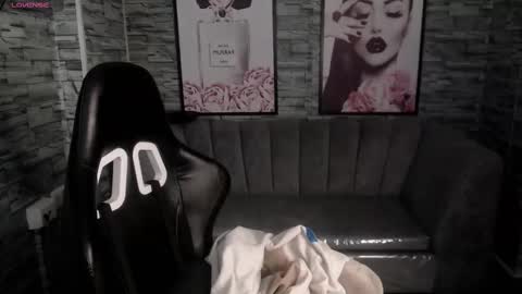 Snapshot of shizuko_b chatting on 09/30/25, 03:11 shizuko_b online show from 09/30/25, 03:11