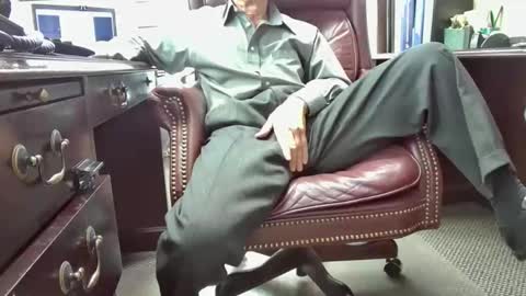 nikolas send dm for an appointment online show from 11/20/25, 02:39