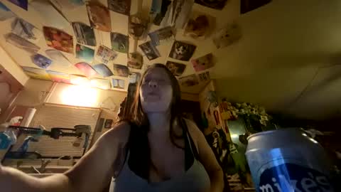 Snapshot of shorty920505 chatting on 10/03/25, 01:57 shorty920505 online show from 10/03/25, 01:57