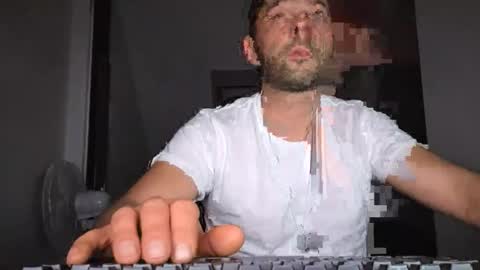 Snapshot of shouu516564 chatting on 11/25/25, 12:43 shouu516564 online show from 11/25/25, 12:43