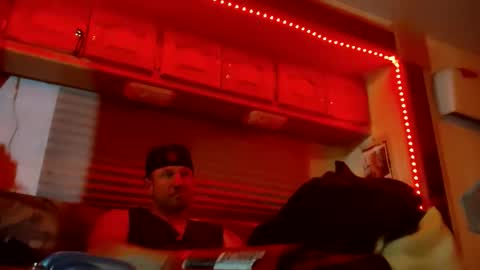 showman8823 online show from 11/30/25, 12:31