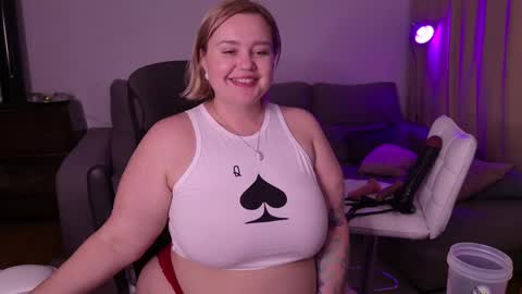 Snapshot of showmebbw chatting on 02/22/25, 03:47 Mimi online show from 02/22/25, 03:47