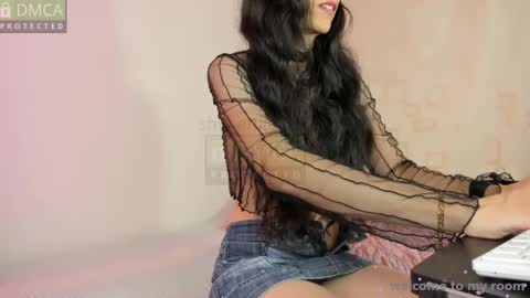 Snapshot of shy_angel_30 chatting on 11/04/25, 04:17 Angel online show from 11/04/25, 04:17