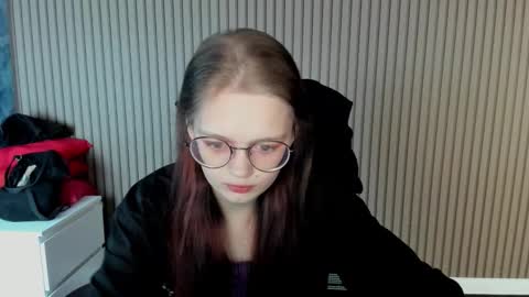 shy_elina01 online show from 10/07/25, 10:34