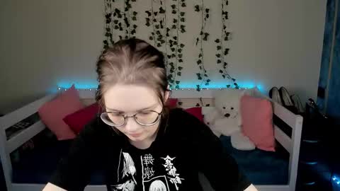 shy_elina01 online show from 10/13/25, 10:26