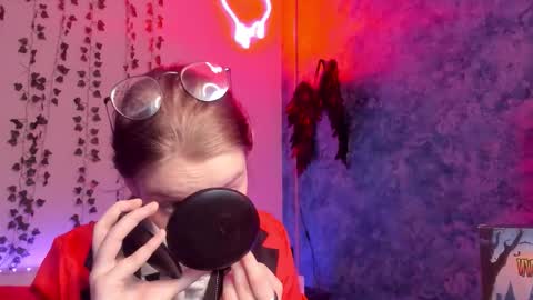 shy_elina01 online show from 10/28/25, 10:41