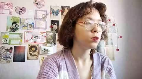 Snapshot of shy_kiss_twinkle_bloop chatting on 09/17/25, 09:00 Milena online show from 09/17/25, 09:00