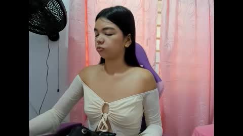 Snapshot of shy_luna18 chatting on 09/21/25, 01:13 luna online show from 09/21/25, 01:13