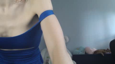 Snapshot of shy_moony chatting on 09/23/25, 02:09 just Alex online show from 09/23/25, 02:09