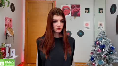 Snapshot of shybella_girl chatting on 01/14/25, 10:17 Bella online show from 01/14/25, 10:17