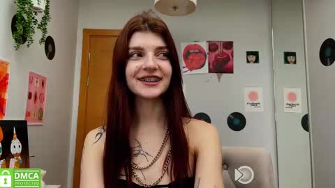 Snapshot of shybella_girl chatting on 02/28/25, 10:20 Bella online show from 02/28/25, 10:20