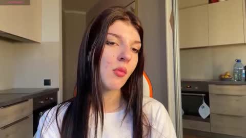 Bella online show from 10/25/25, 06:54