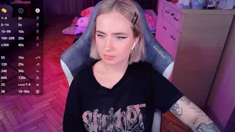 Snapshot of shyfoxxxy chatting on 01/09/25, 09:26 Effie online show from 01/09/25, 09:26