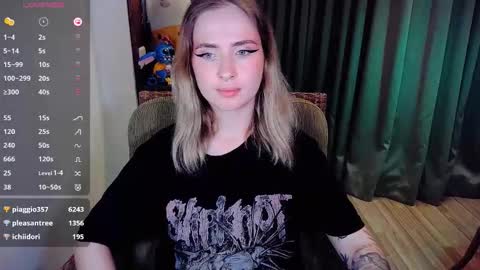 Effie online show from 10/12/25, 06:40