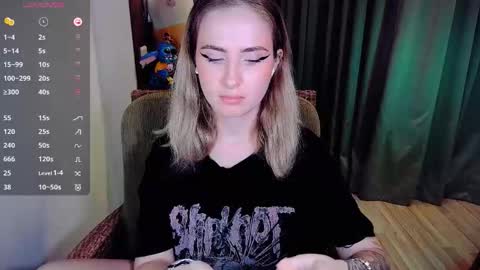 Effie online show from 10/14/25, 10:05