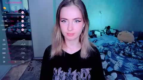 Effie online show from 10/30/25, 08:38