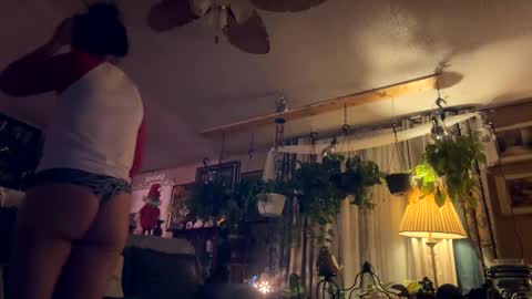 Sasha online show from 12/19/24, 10:24