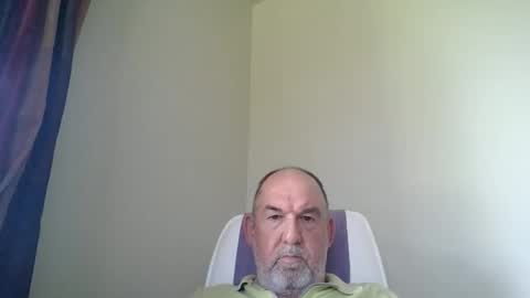 Snapshot of shyguytm chatting on 12/22/24, 10:58 shyguytm online show from 12/22/24, 10:58