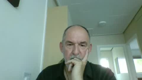 Snapshot of shyguytm chatting on 11/03/25, 06:03 shyguytm online show from 11/03/25, 06:03