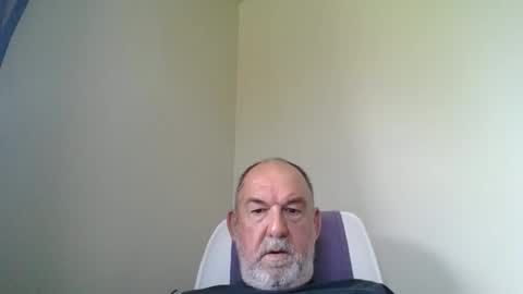 Snapshot of shyguytm chatting on 11/07/25, 10:10 shyguytm online show from 11/07/25, 10:10