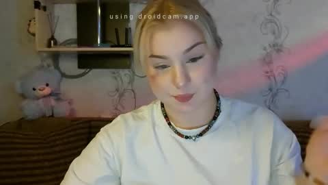 Snapshot of shylove_elina chatting on 10/21/25, 06:41 shylove_elina online show from 10/21/25, 06:41