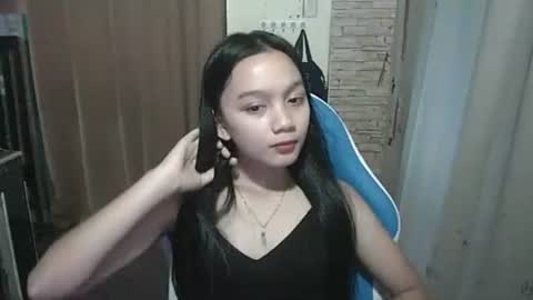Snapshot of shypinay_kaira chatting on 10/25/25, 02:52 kaira online show from 10/25/25, 02:52