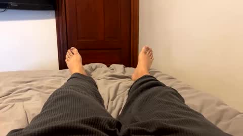 Snapshot of shytrib chatting on 10/19/25, 01:01 shytrib online show from 10/19/25, 01:01