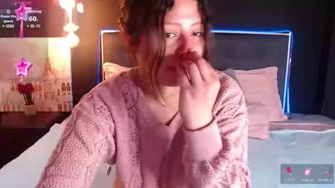 Snapshot of shyvibes_ chatting on 02/02/25, 07:04 CALL ME CHARLOTTE online show from 02/02/25, 07:04