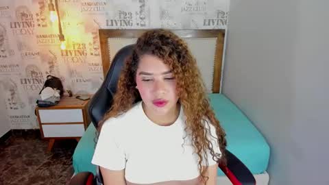 Snapshot of sienna_fox4 chatting on 11/05/25, 01:55 S I E N N A online show from 11/05/25, 01:55