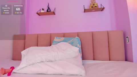 sienna_mg12 online show from 11/12/25, 12:05