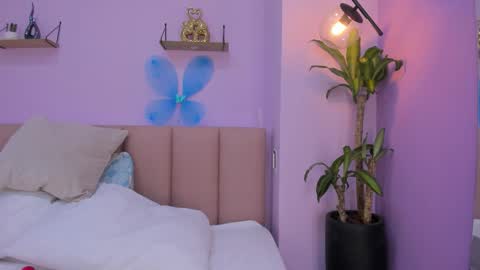 sienna_mg12 online show from 11/27/25, 11:56