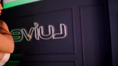 Sienna online show from 10/20/25, 09:54