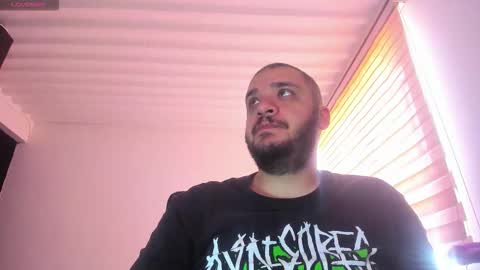 Snapshot of sigfridd_ chatting on 10/22/25, 01:55 Sigfridd online show from 10/22/25, 01:55