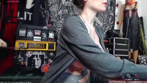 Allmylinkssilentmary666 online show from 12/16/24, 05:59