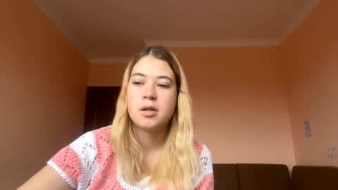 Snapshot of silkmirage chatting on 10/25/25, 12:02 Jolie online show from 10/25/25, 12:02