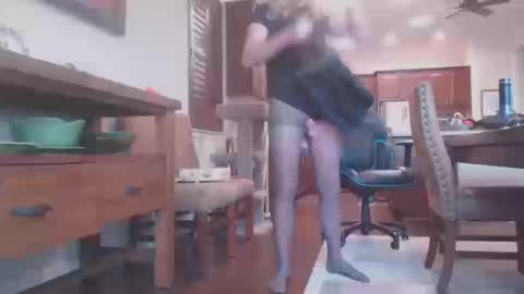 Snapshot of silkylvr chatting on 10/10/25, 03:00 Silkylvr Crossdresser online show from 10/10/25, 03:00