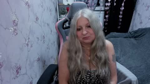 Snapshot of silver_moon_light chatting on 09/11/25, 10:10 silver_moon_light online show from 09/11/25, 10:10