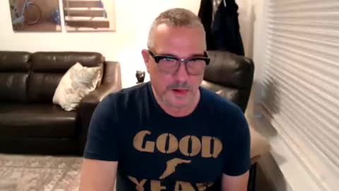 silveroli187 online show from 10/31/25, 02:18