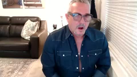 silveroli187 online show from 11/11/25, 04:18