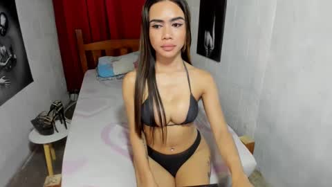 Snapshot of silviahotline911 chatting on 02/05/25, 12:06 Path online show from 02/05/25, 12:06