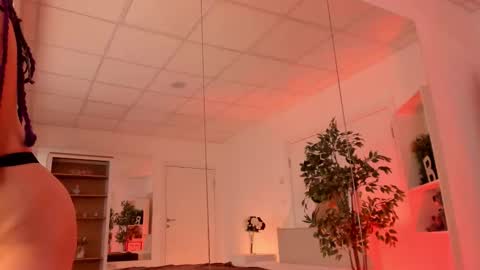 Snapshot of sima_wendy chatting on 10/18/25, 06:37 Wendy help me get get 69 likes online show from 10/18/25, 06:37