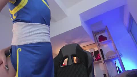 Snapshot of sima_wendy chatting on 11/10/25, 07:18 Wendy help me get get 69 likes online show from 11/10/25, 07:18