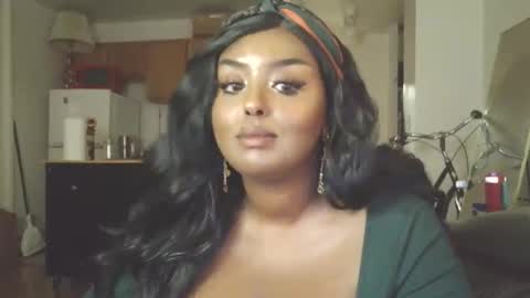 Simin Fox online show from 11/07/25, 01:27